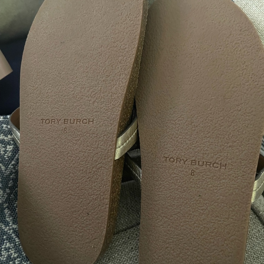 Tory Burch Metallic Gold Logo Toe-Post Sandals - Picture 3 of 3